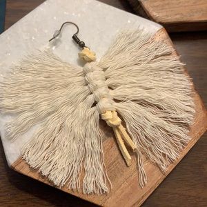 Macrame earrings, natural